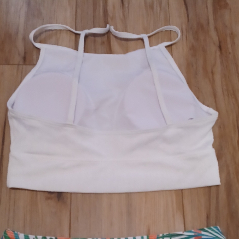 B2 - Amazon White and Floral Bikini Set - Picture 4 of 5